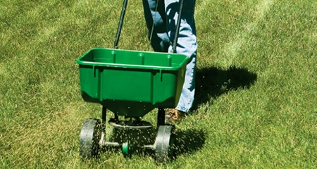 Fall lawn fertilizing in Brookfield, WI